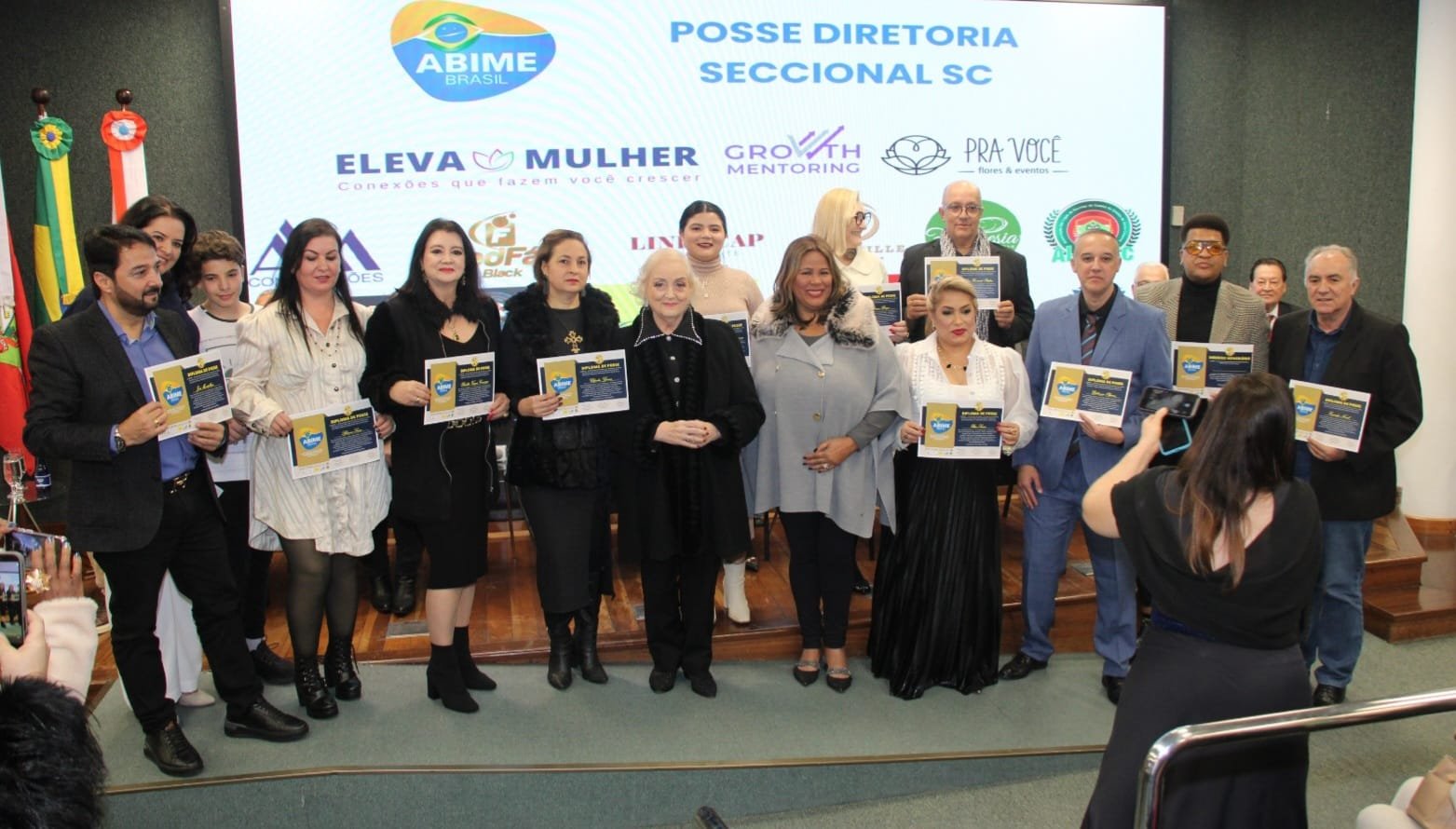 ABIME-SC realiza cerimônia de posse na Alesc com reforço ao protagonismo feminino na comunicação digital